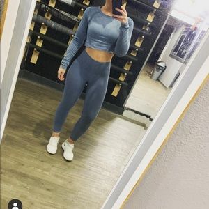 Cropped seamless top